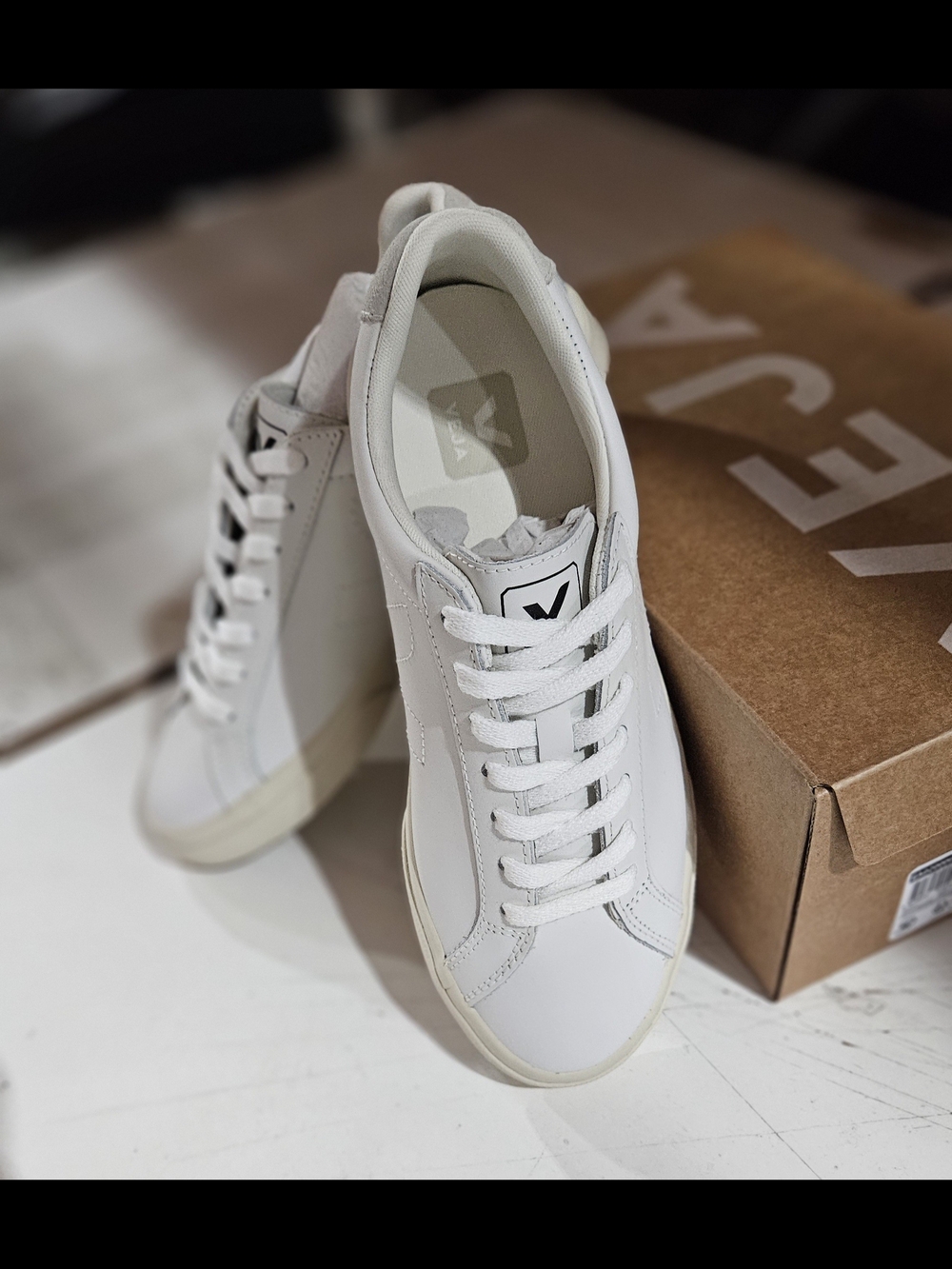 Veja White Leather Low-Top Sneakers - Picture 3 of 5